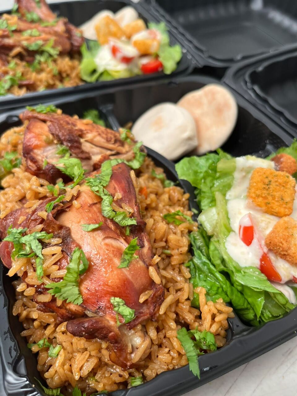 Pollo con arroz y ensalada